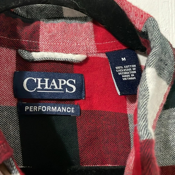 💰Chaps NWOT Plaid Flannel Long Sleeve Button Down Red/Black/White Size Medium - Picture 3 of 7